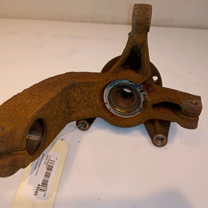 Moyeu avd occasion RENAULT SCENIC II Phase 1 03-2004->09-2006 1.9 DCI 120ch 8200308650 2