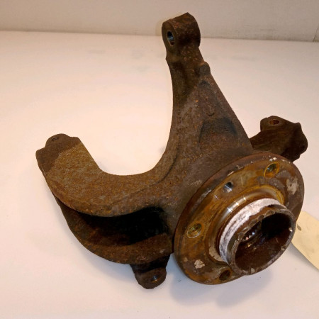 Moyeu avd occasion RENAULT SCENIC II Phase 2 09-2006->04-2009 1.9 DCI 130ch 8200308650