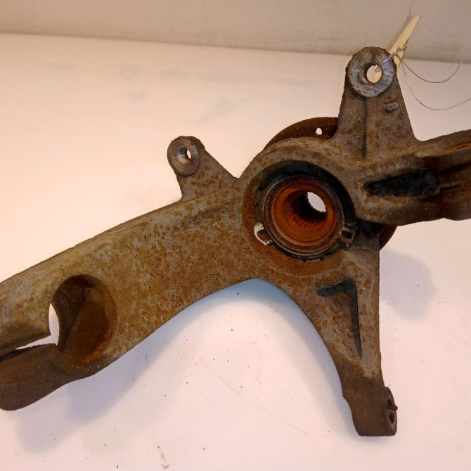 Moyeu avd occasion RENAULT SCENIC II Phase 2 09-2006->04-2009 1.9 DCI 130ch 8200308650 2