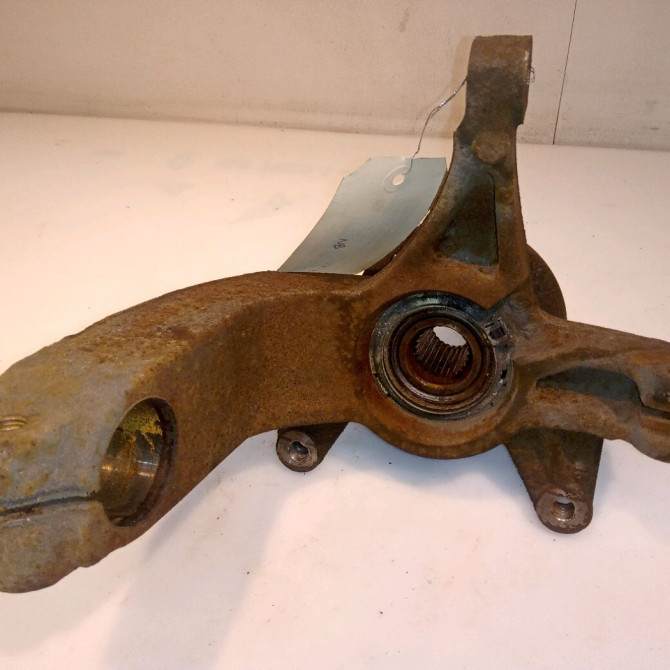 Moyeu avd occasion RENAULT SCENIC II Phase 1 03-2004->09-2006 1.9 DCI 120ch 8200308650 2