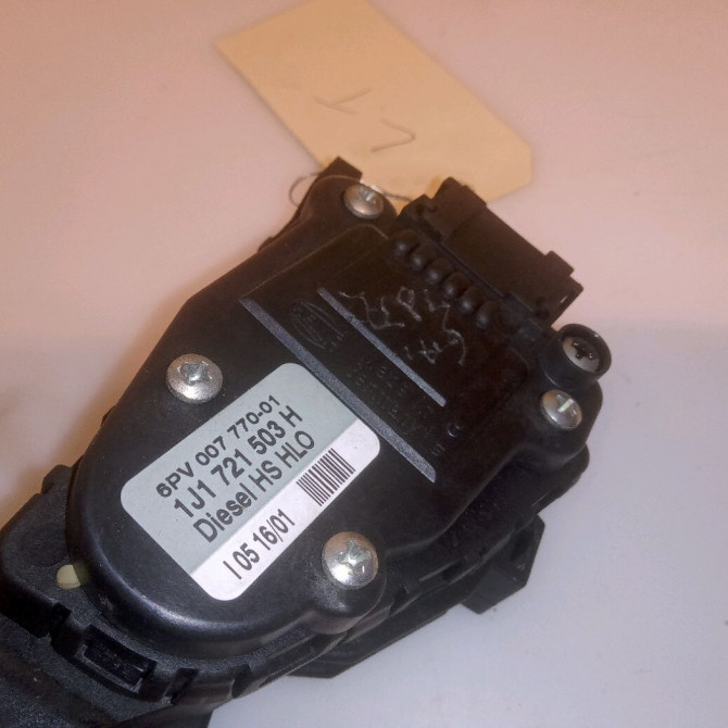 Potentiometre accelerateur occasion AUDI A3 I Phase 2 10-2000->06-2003 1.9 TDi 130ch 3