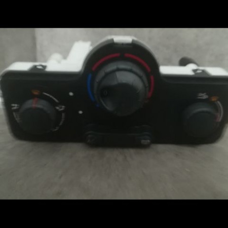 Commande de chauffage occasion RENAULT CLIO III Phase 1 09-2005->03-2009 1.5 DCI 85ch 7701070473