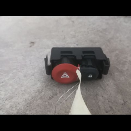 Bouton de warning occasion RENAULT CLIO III Phase 1 09-2005->03-2009 1.5 DCI 85ch 252103766R