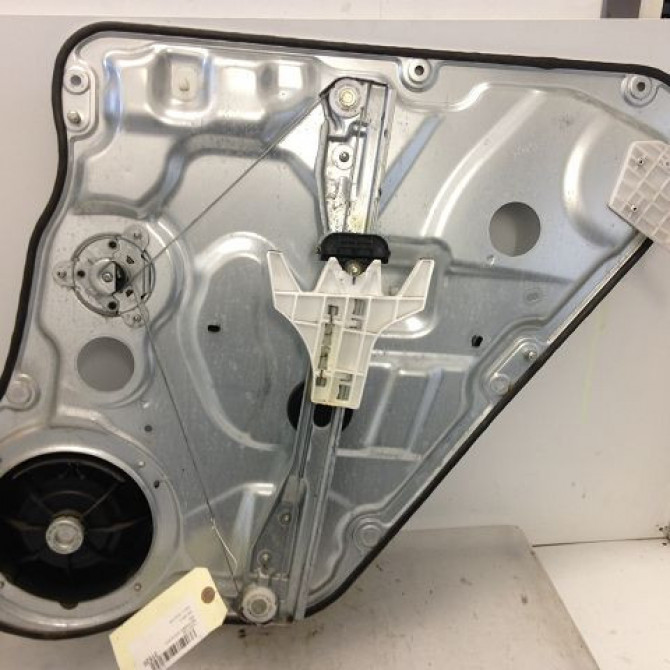 Mecanisme leve-glace arrière gauche occasion KIA CEE D II Phase 1 09-2012->... 834711H000 2