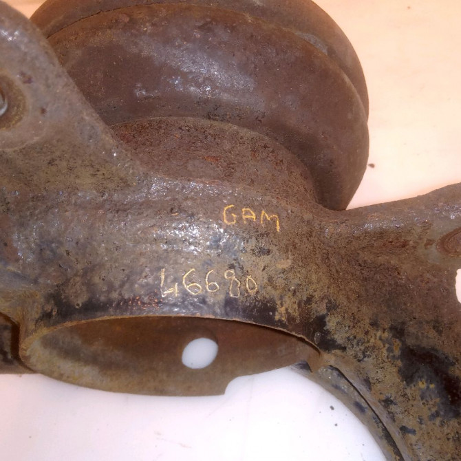 Moyeu avg occasion KIA CEE D I Phase 1 01-2007->09-2009 1.6 CRDI 115ch 517502H000 4