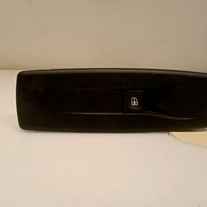 Commande lève-glace porte avant droite occasion RENAULT LAGUNA III Phase 2 11-2010->03-2013 1.5 DCI 8v 110ch 1