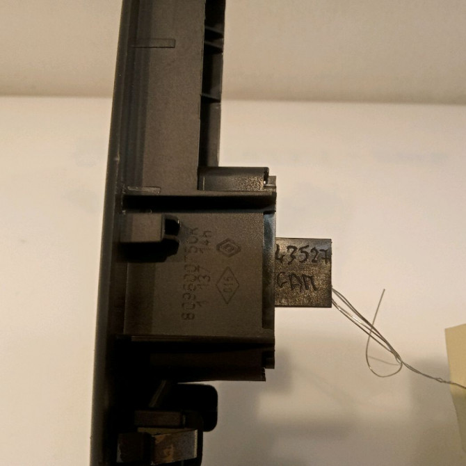 Commande lève-glace porte avant droite occasion RENAULT LAGUNA III Phase 2 11-2010->03-2013 1.5 DCI 8v 110ch 3