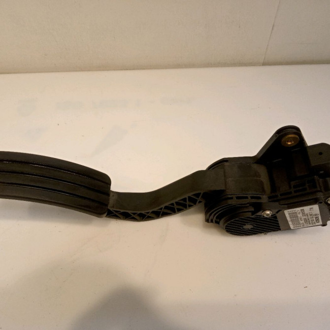 Potentiometre accelerateur occasion RENAULT LAGUNA III Phase 2 11-2010->03-2013 1.5 DCI 8v 110ch 1