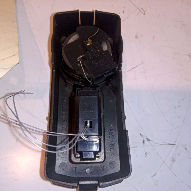 Commande leve-glace porte arrière gauche occasion OPEL VECTRA II Phase 2 02-1999->06-2002 2.2 DTI 16v 24436379 2