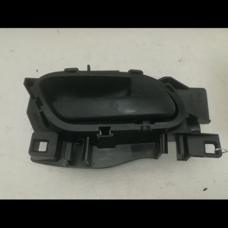 Poignee int porte avd occasion PEUGEOT 208 Phase 2 04-2015->... 1.2i 81ch 9144C1