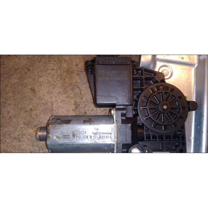 Mecanisme+moteur leve-glace avg occasion OPEL VECTRA II Phase 1 11-1995->02-1999 2.0i 136ch 90512643 3