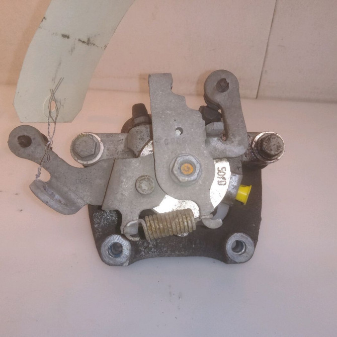 Etrier de frein arrière droit occasion CITROEN BERLINGO II Phase 3 04-2015->... 1.6 HDi 75ch 4402F6 3