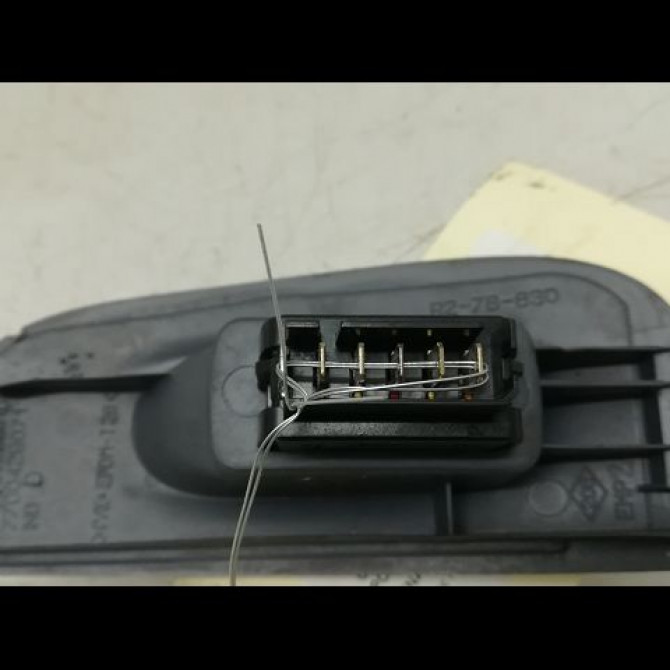 Commande lève-glace porte avant droite occasion RENAULT MEGANE I Phase 2 03-1999->06-2003 1.9 DCI 3