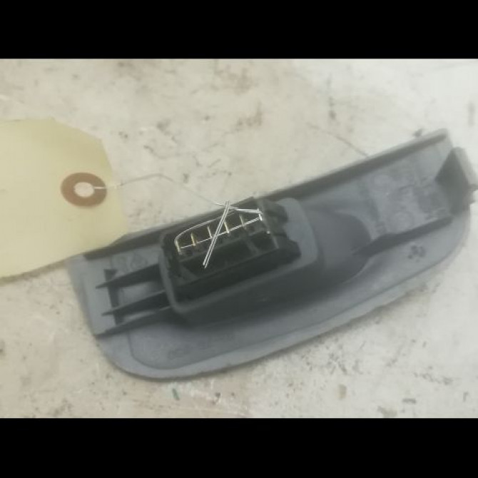 Commande lève-glace porte avant droite occasion RENAULT MEGANE I Phase 2 03-1999->06-2003 1.6 16v 2