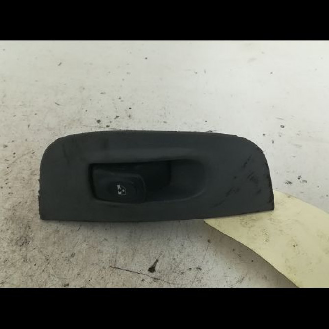 Commande lève-glace porte avant droite occasion RENAULT MEGANE I Phase 2 03-1999->06-2003 1.9 D 1