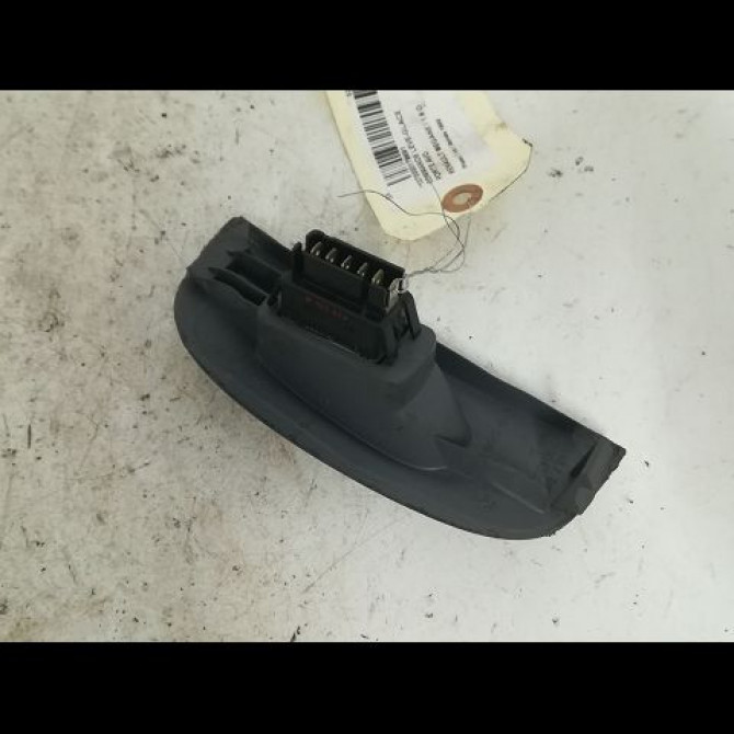 Commande lève-glace porte avant droite occasion RENAULT MEGANE I Phase 2 03-1999->06-2003 1.9 D 2