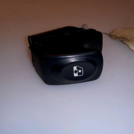 Commande lève-glace porte avant droite occasion RENAULT MEGANE I Phase 2 03-1999->06-2003 1.4i 16v