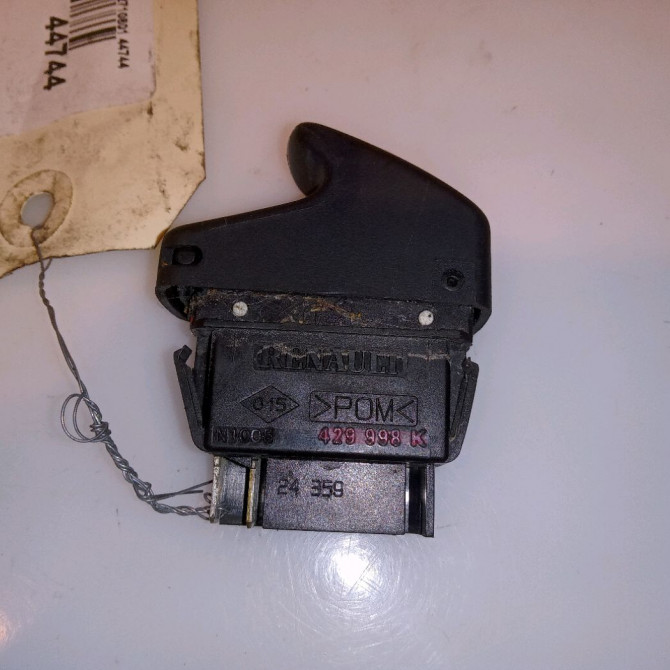 Commande lève-glace porte avant droite occasion RENAULT MEGANE I Phase 2 03-1999->06-2003 1.4i 16v 2