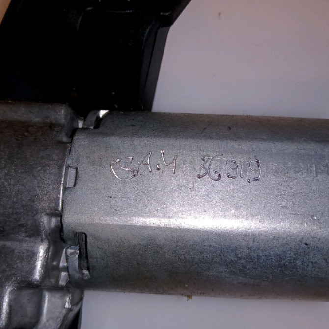 Moteur essuie-glace arrière occasion RENAULT SCENIC III Phase 1 04-2009->11-2011 1.9 DCI 130ch 287100010R 3