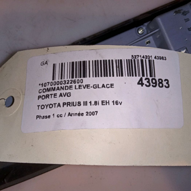 Commande lève-glace porte avant gauche occasion TOYOTA PRIUS II 8482047050 4