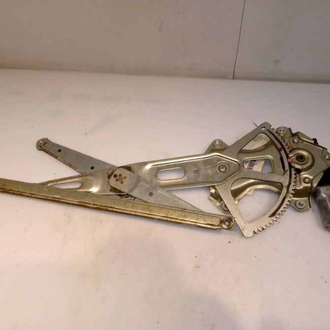 Mecanisme+moteur leve-glace avg occasion TOYOTA PRIUS II 6980252070 2