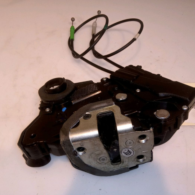 Serrure porte avg occasion TOYOTA PRIUS II 6904047081 1