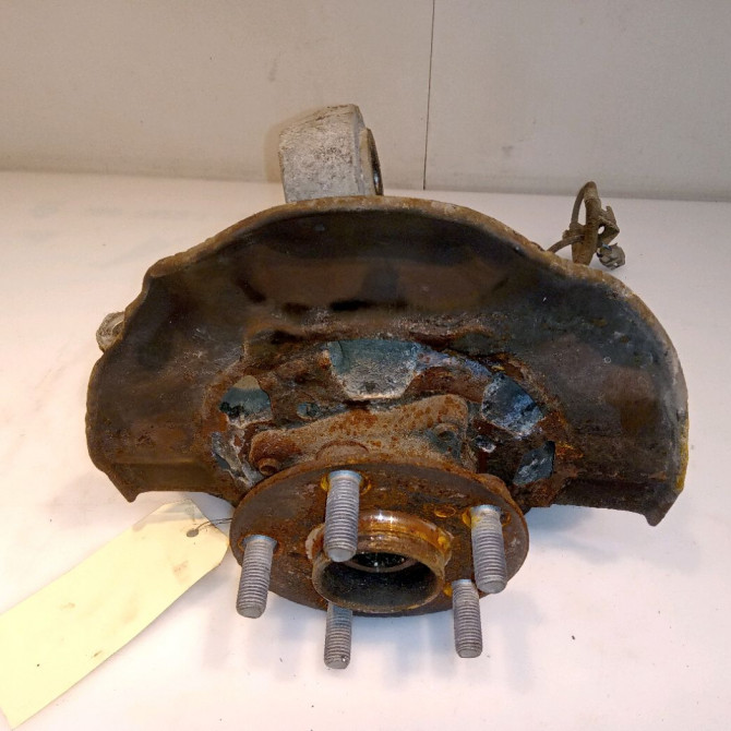 Moyeu avg occasion TOYOTA PRIUS II 4351047010 1