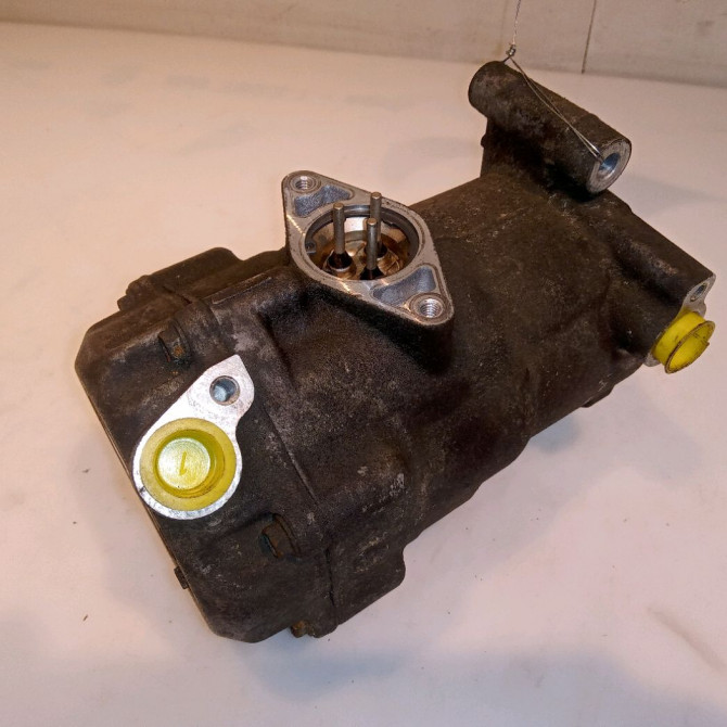 Compresseur air conditionne occasion TOYOTA PRIUS II 8837047010 1