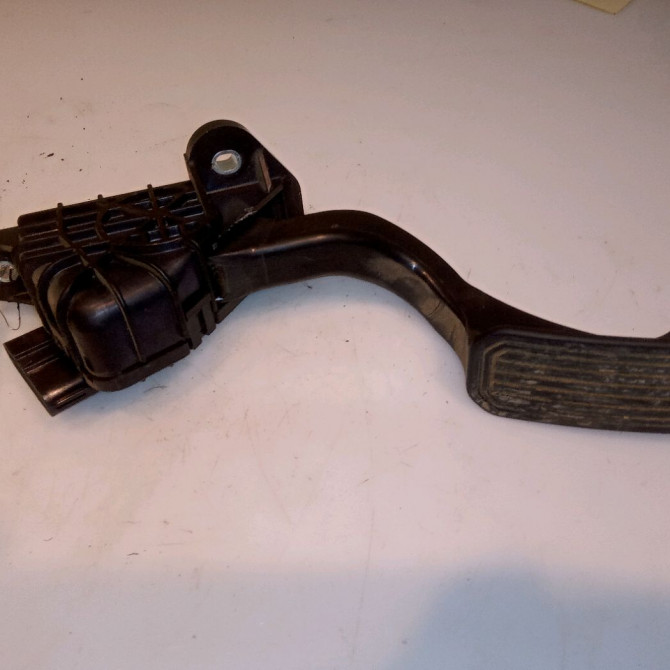 Potentiometre accelerateur occasion TOYOTA PRIUS II 2