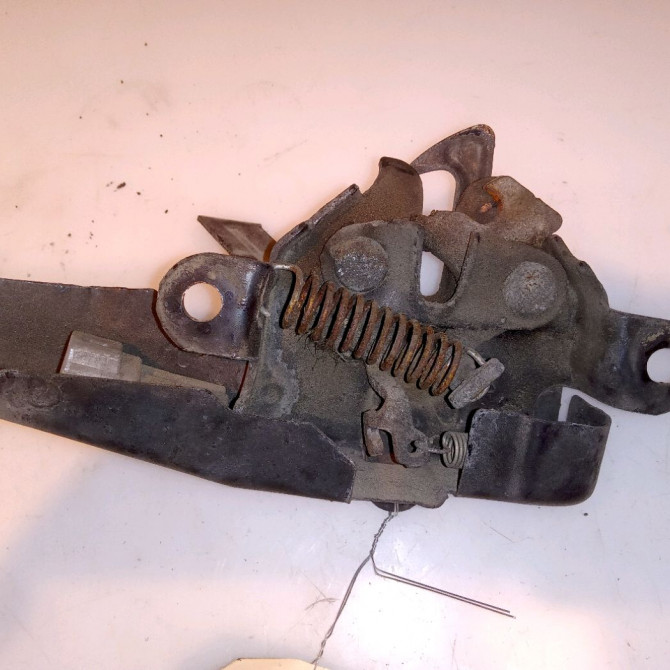 Serrure capot occasion TOYOTA PRIUS II 5351047060 1