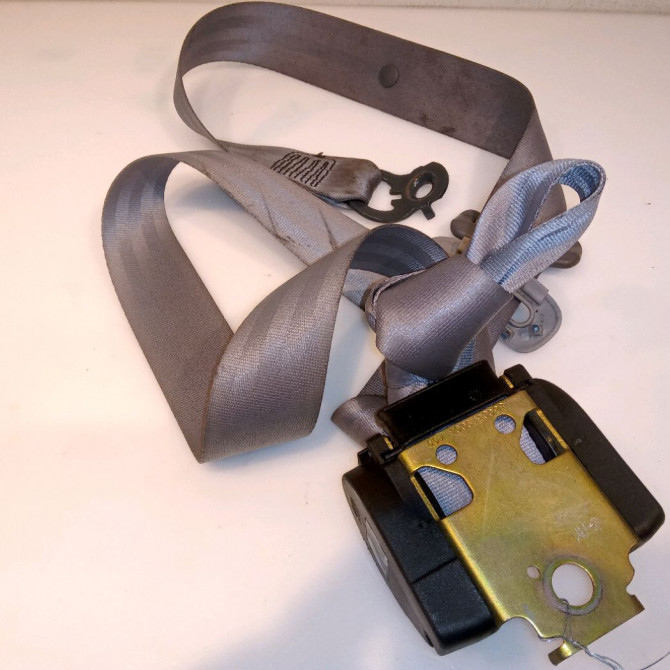 Ceinture arrière gauche occasion RENAULT MEGANE I Phase 2 03-1999->06-2003 1.4i 16v 8200091421 2