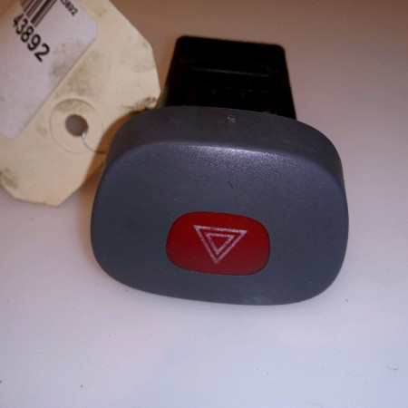 Bouton de warning occasion RENAULT CLIO II Phase 1 03-1998->06-2001 1.9 D 65ch 252904482R