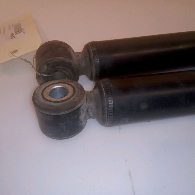Amortisseur arrière droit occasion RENAULT MEGANE I Phase 2 03-1999->06-2003 1.4i 16v 7701479087 3
