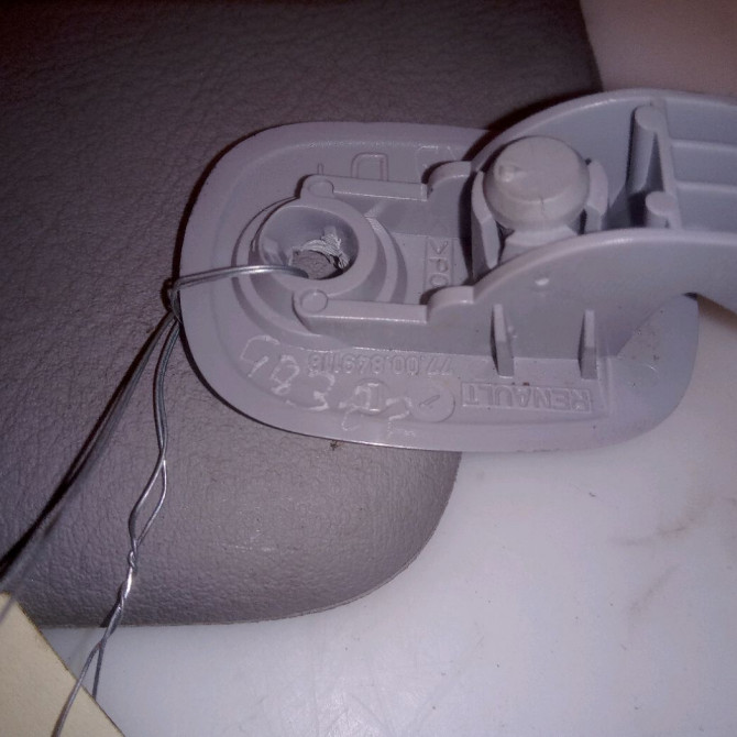 Pare-soleil droit occasion RENAULT CLIO II Phase 1 03-1998->06-2001 1.9 D 3