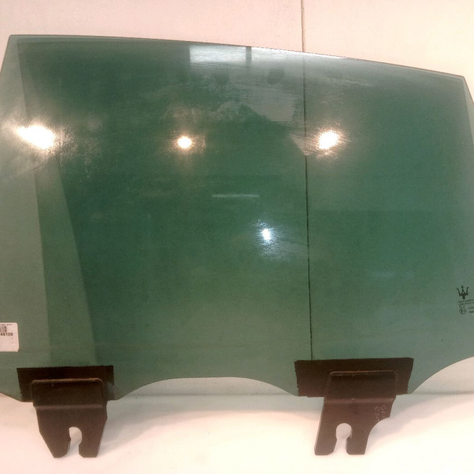 Glace porte ar g occasion MASERATI LEVANTE 1