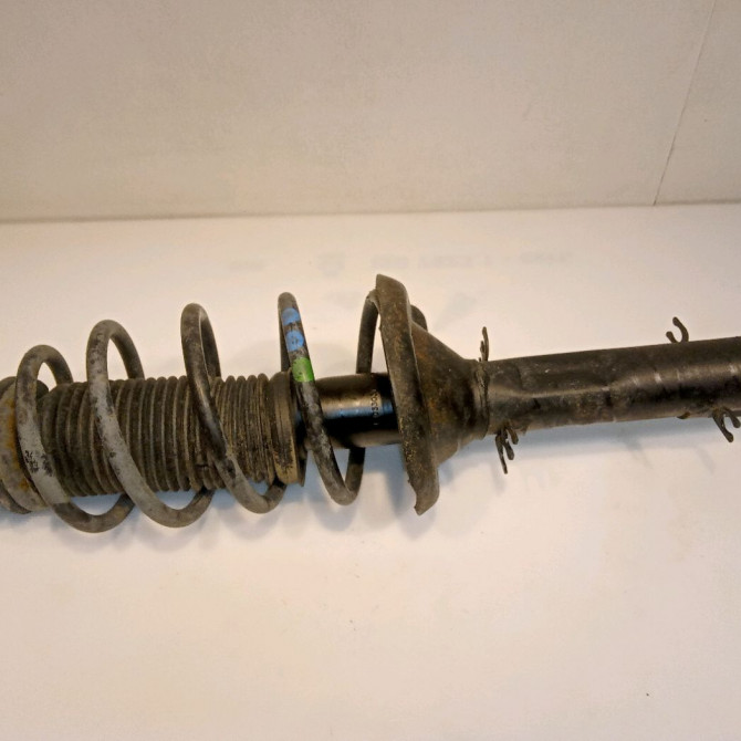 Amortisseur avant droit occasion VOLKSWAGEN GOLF IV GOLF IV Phase 1 1998-01-01->2005-06-30 1.6i 8v 100ch 1J0413031T 3