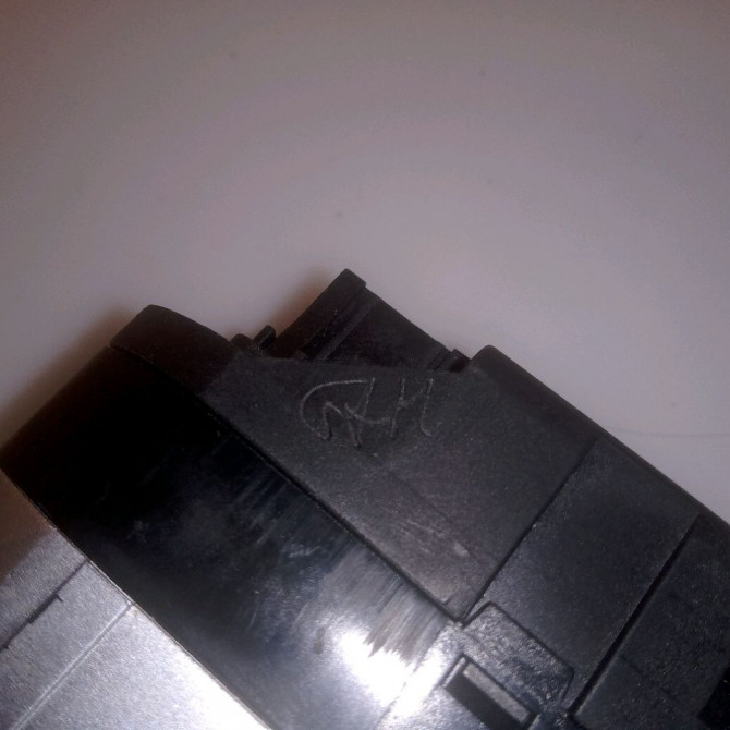 Commande lève-glace porte avant gauche occasion PEUGEOT 206 + Phase 1 03-2009->05-2013 1.4i 75ch 4