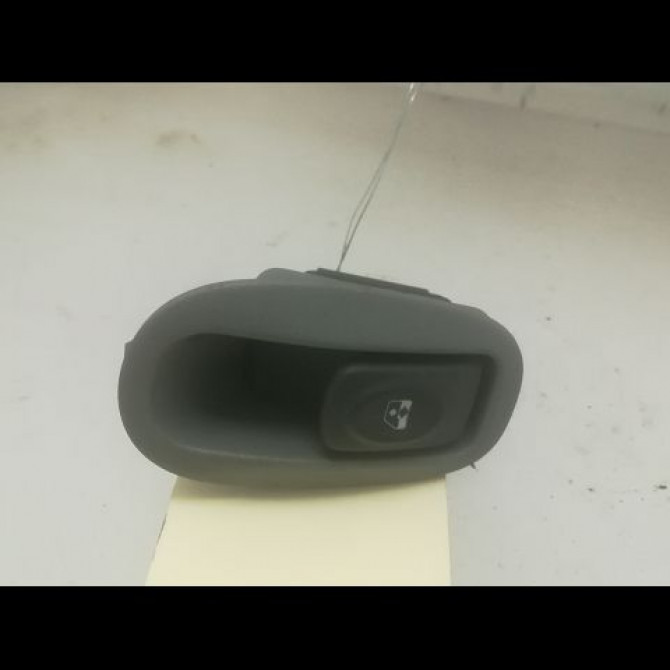 Commande leve-glace porte arrière droite occasion RENAULT SCENIC I Phase 2 08-1999->06-2003 1.6i 107ch 1