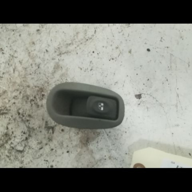 Commande leve-glace porte arrière gauche occasion RENAULT SCENIC I Phase 2 08-1999->06-2003 1.9 DCI 100ch 7702295359 1