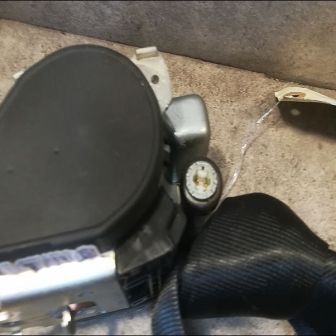 Ceinture avant droite occasion CITROEN C4 I Phase 1 11-2004->07-2008 1.6 HDi 110ch 8974KT 4