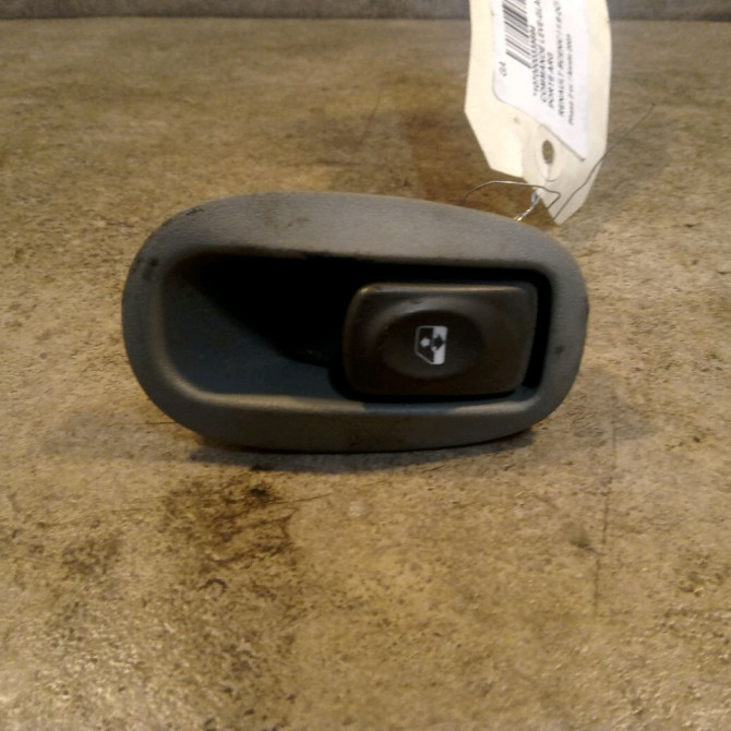 Commande leve-glace porte arrière gauche occasion RENAULT SCENIC I Phase 2 08-1999->06-2003 1.9 DCI 100ch 7702295359 1
