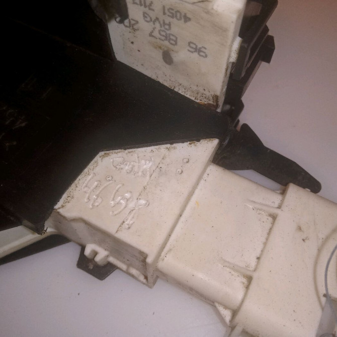 Serrure porte avg occasion CITROEN C4 I Phase 1 11-2004->07-2008 1.6 HDI 92ch 9135FE 4