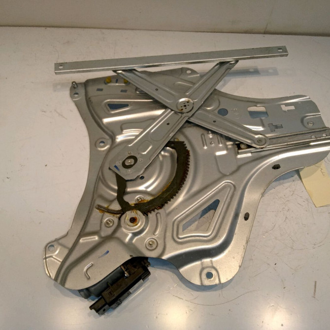 Mecanisme+moteur leve-glace avg occasion HYUNDAI IX35 Phase 1 03-2010->06-2013 824012Y000 2
