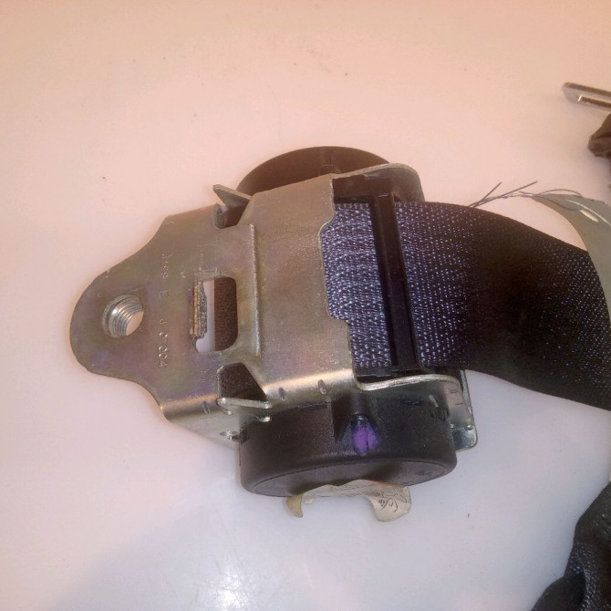 Ceinture arrière gauche occasion OPEL CORSA IV Phase 1 09-2006->12-2010 1.3 CDTI 75ch 13290256 3