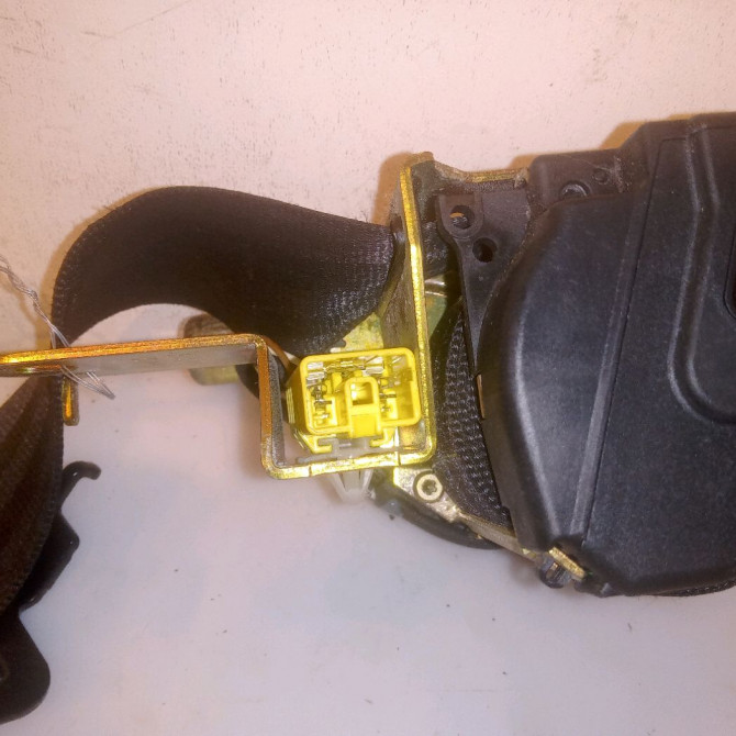 Ceinture avant droite occasion MAZDA 626 IV Phase 1 07-1997->12-1999 1.8 LTX 3