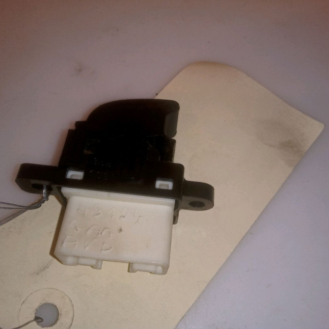 Commande lève-glace porte avant droite occasion MAZDA 626 IV Phase 1 07-1997->12-1999 1.8 LTX 3