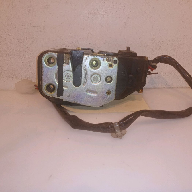 Serrure porte arg occasion MAZDA 626 IV Phase 1 07-1997->12-1999 1.8 LTX 1