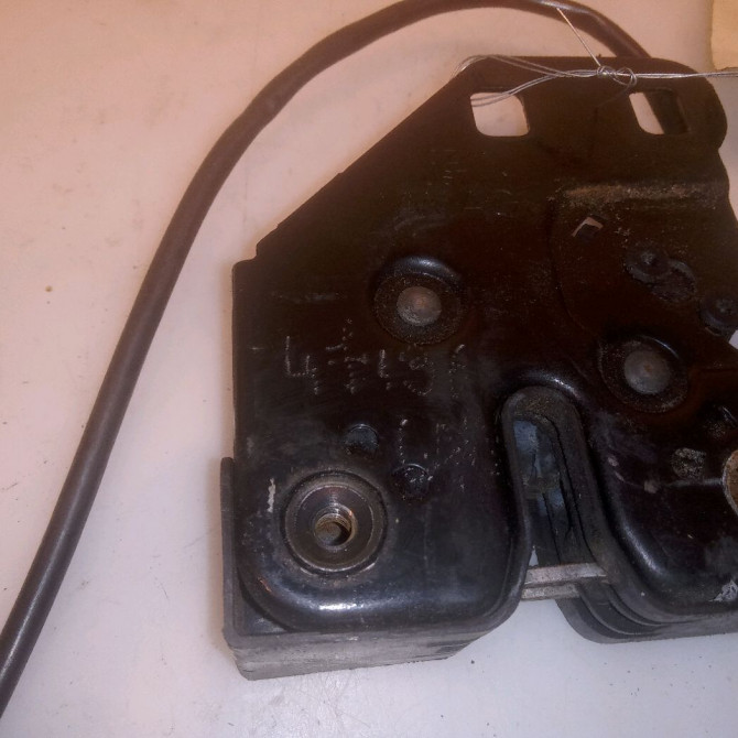 Serrure capot occasion  8E0823509D 3