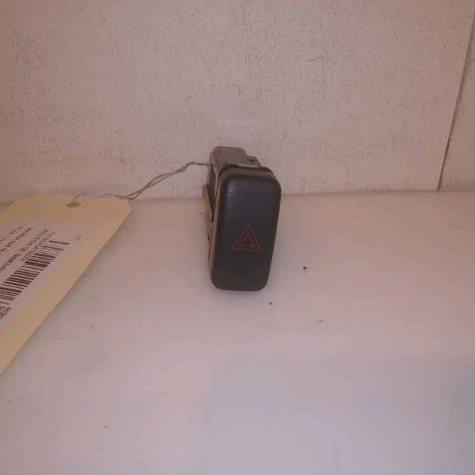 Bouton de warning occasion MAZDA 626 IV Phase 1 07-1997->12-1999 1.8 LTX 1