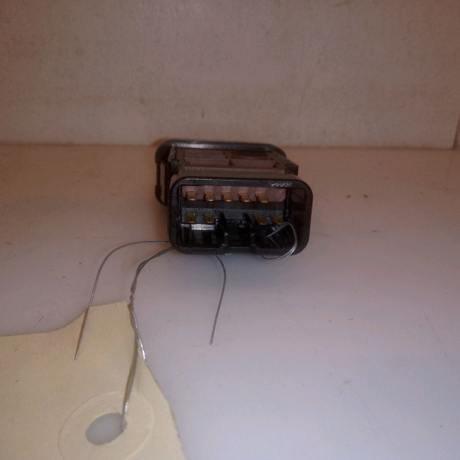 Bouton de warning occasion MAZDA 626 IV Phase 1 07-1997->12-1999 1.8 LTX 2